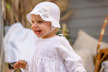 Jamiks MINNIE kapelusz na lato wiązany plumetti biały